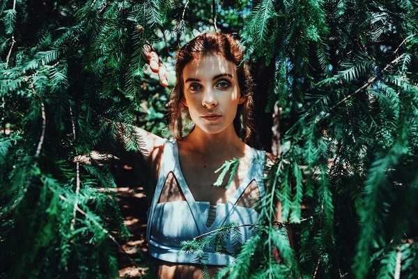 のばし中もおしゃれに！ミディアムヘアの簡単まとめ髪アイディア