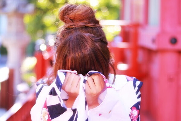 浴衣にミスマッチ！お祭りデートで彼が幻滅する「おブスな食べ方」