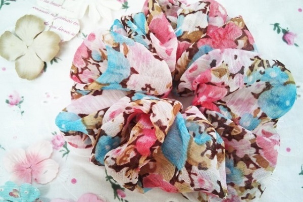 女子なら知っておきたい！基本のヘアアクセサリーの種類と使い方