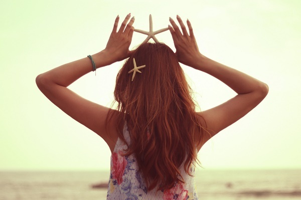 「柄物はコーデに困る・・・」なんてウソ！花柄ワンピのおしゃれ着回し術