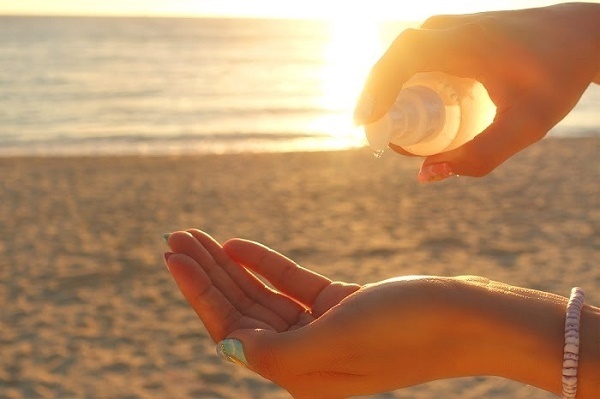 クレンジングからニキビケアまで！万能「ホホバオイル」って一体なに？