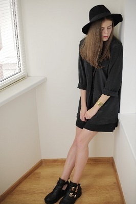 エラ張りさんのお悩み解消！目の錯覚をつかった頭脳派コーデ