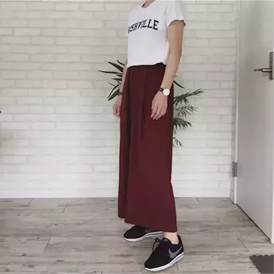 「はずし」のエッセンス！大人コーデに映えるスニーカーブランド・４選