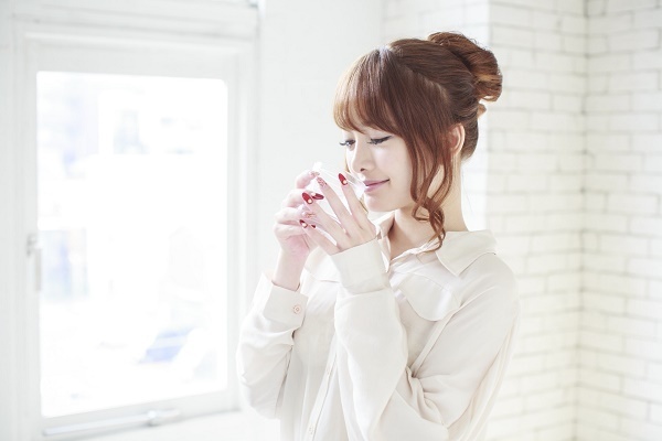 透けやすい白シャツ、どう着ればいい？賢いインナーの選び方