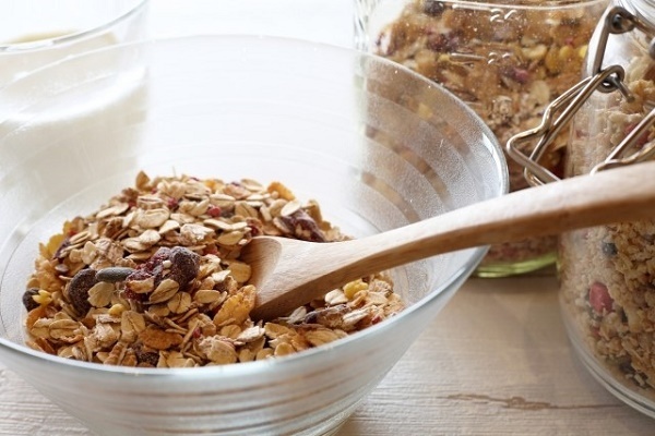 無糖ヨーグルトと一緒に！「フルグラ」をつかったおいしいダイエット法