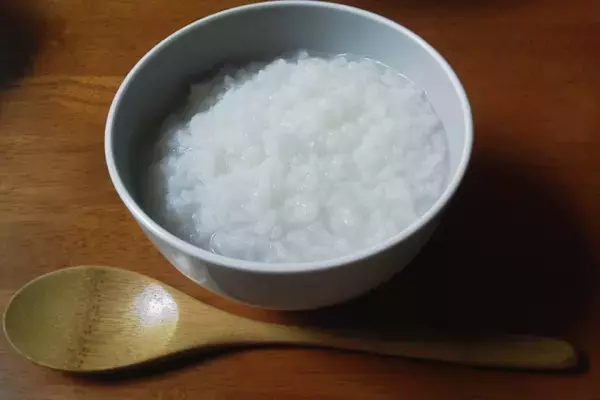 白ごはんを「おかゆ」にかえるだけ！１食で１００ｋｃａｌも減らせる、超簡単ダイエット法