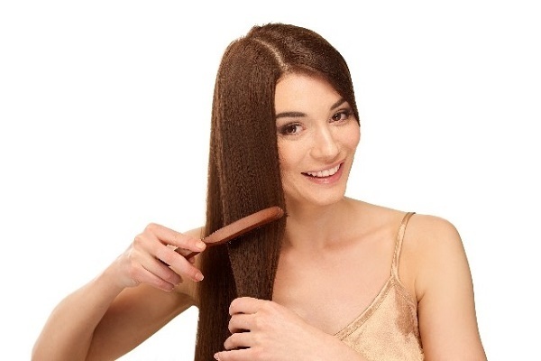 ブラッシングは女子のたしなみ！日頃のひと手間でさらつやヘアに。