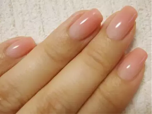 「長くてきれい・・・」と思わせたい！錯覚をつかった知的ネイル・４選