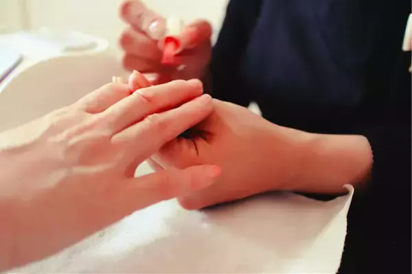 爪のお悩み相談室！？ネイルサロン初心者さんむけガイド