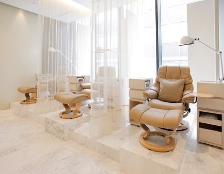 い、いくら握りしめていけば・・・ネイルサロン初心者の入門書