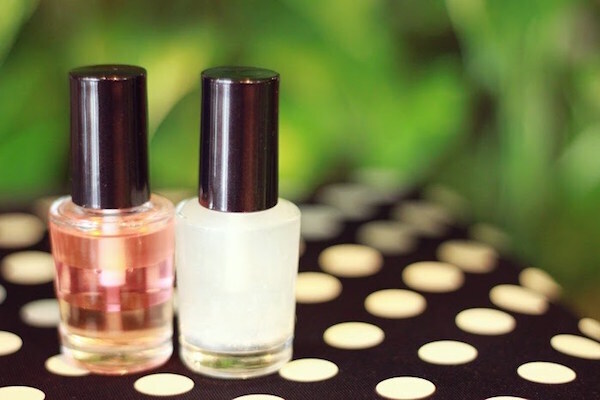 「フレンチ」を指先に！失敗知らずのセルフネイル術