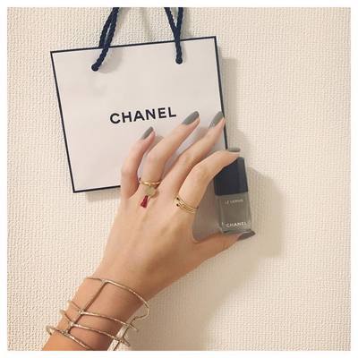 かわいいだけじゃダメ！クールなギャップで攻めるネイルデザイン