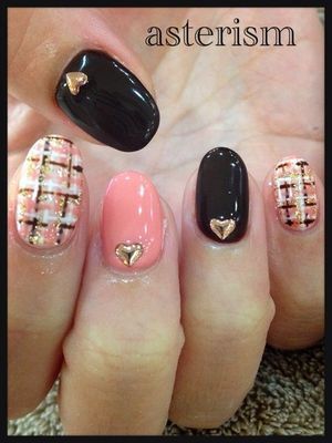 かわいいだけじゃダメ！クールなギャップで攻めるネイルデザイン