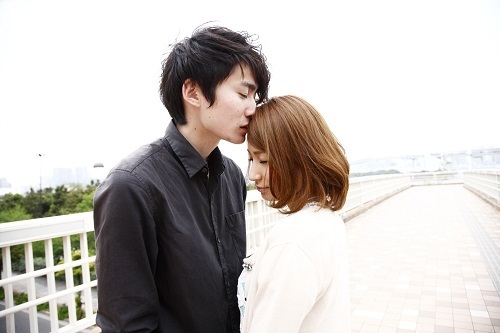 女子の大好物！彼が「おでこにキス」してくれた瞬間・４つ