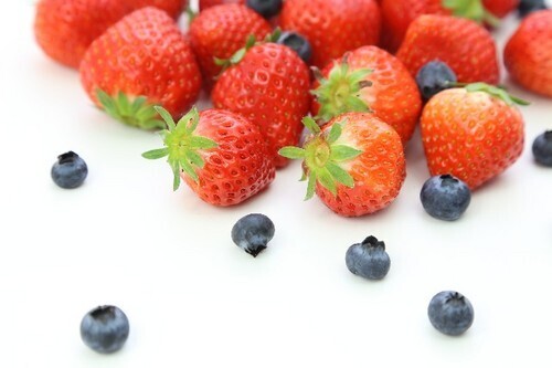 PMS・生理痛を和らげる手軽なフルーツ・４選