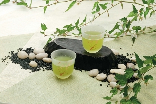 老け顔にはなりたくない！顔のたるみを予防するお茶・５つ