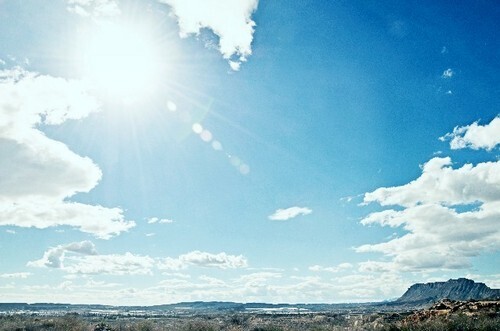 花粉症やプチうつ対策にも？！日光浴で得られるビタミンDの効果とは