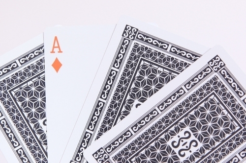 気になる彼との相性は！？「大人のトランプ占い」