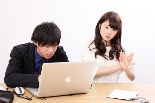 「忙しい」と言いまくる「忙したがり男子」が彼氏に向かない理由・４つ