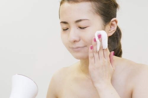 しっとりツヤ肌へと甦らせる！　クレンジング美容