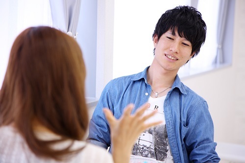 男が合コン時に「損してるなコイツ」と思う女子の言動・４パターン