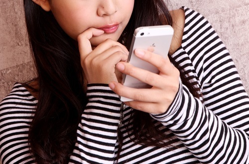 女子が恋愛の悩みをリア友よりもネット友達にするワケ・４つ