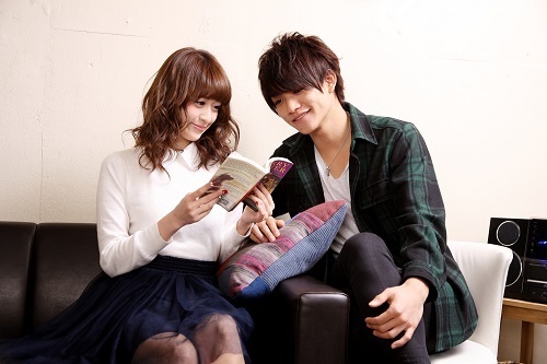 位置で決まる！彼との距離をぐっと縮める座り方・４選