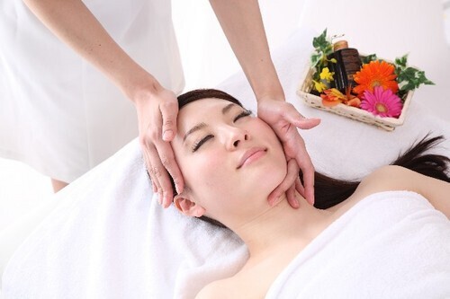 セルフケアでは治らない！そんなとき気になる「最新美容医療」７つ