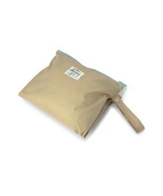 お天気を味方に♡レイニーブルーから脱出する『雨の日コーデ』の作り方