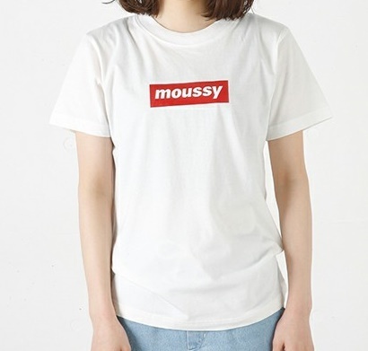 脱・カジュアルでかわいく♡「ロゴT」をガーリーに着こなして