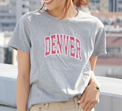 脱・カジュアルでかわいく♡「ロゴT」をガーリーに着こなして