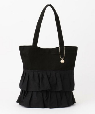 脱・カジュアルでかわいく♡「ロゴT」をガーリーに着こなして