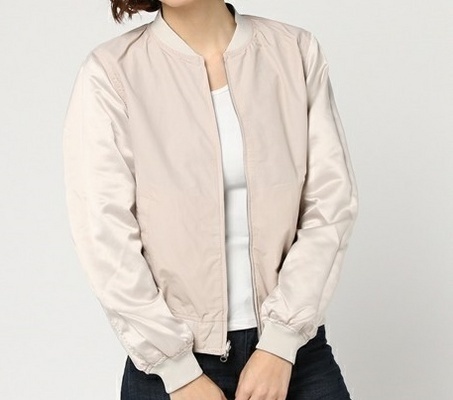 脱・カジュアルでかわいく♡「ロゴT」をガーリーに着こなして