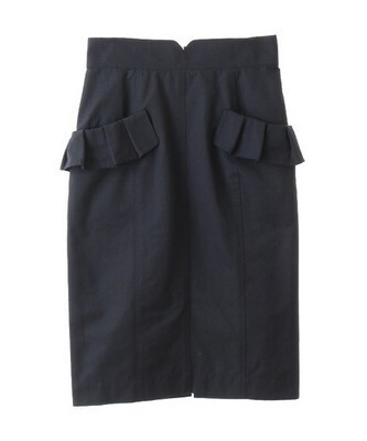 トップスにもボトムスにも！存在感ばっちりの大胆フリルで「かわいいわたし」を満喫♡