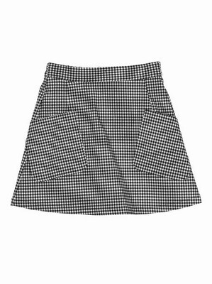 トップスにもボトムスにも！存在感ばっちりの大胆フリルで「かわいいわたし」を満喫♡