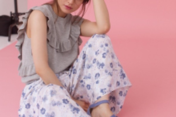 トップスにもボトムスにも！存在感ばっちりの大胆フリルで「かわいいわたし」を満喫♡