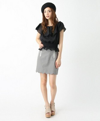 トップスにもボトムスにも！存在感ばっちりの大胆フリルで「かわいいわたし」を満喫♡