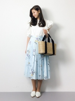 トップスにもボトムスにも！存在感ばっちりの大胆フリルで「かわいいわたし」を満喫♡