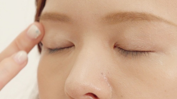 クール？それともフェミニン？変幻自在の夏イベントメイク