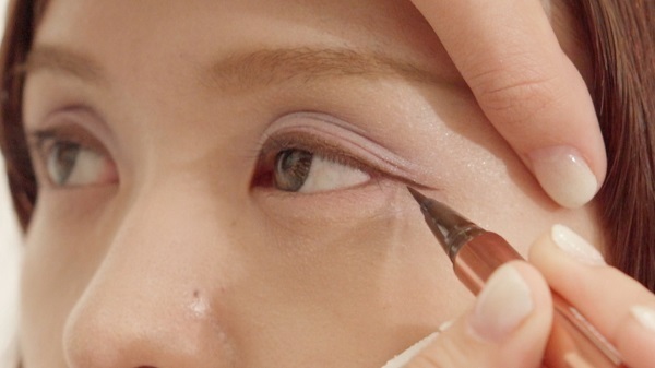 クール？それともフェミニン？変幻自在の夏イベントメイク