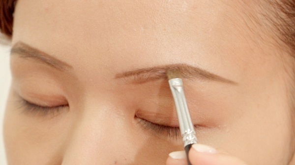 クール？それともフェミニン？変幻自在の夏イベントメイク