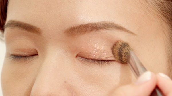 クール？それともフェミニン？変幻自在の夏イベントメイク