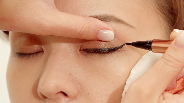 クール？それともフェミニン？変幻自在の夏イベントメイク