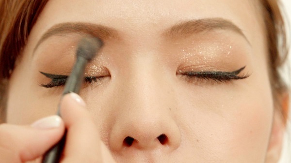 クール？それともフェミニン？変幻自在の夏イベントメイク