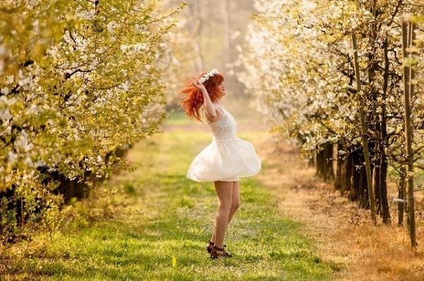 かわいすぎる白ワンピにプラス！コーデを大人っぽくするベストアイテム