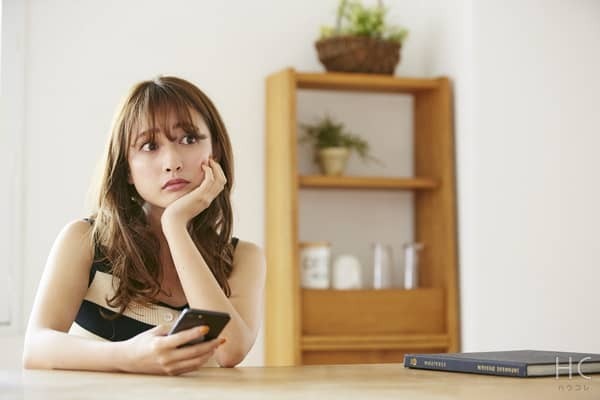 そっけない原因は何？彼がLINEを「スタンプ１つ」で返信する理由