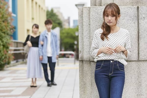 不安が的中・・・あなたの彼氏を奪おうとする女友達の特徴・４つ