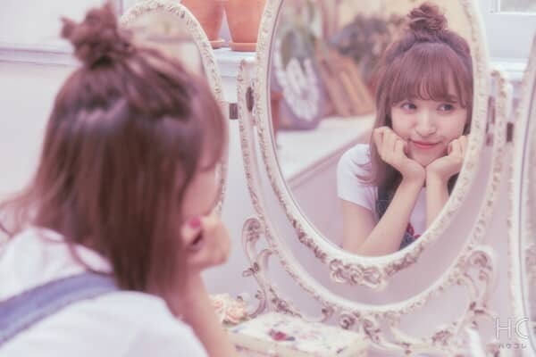 「あの子、なんか良いな」男性が思わず引き寄せられちゃう女性の特徴