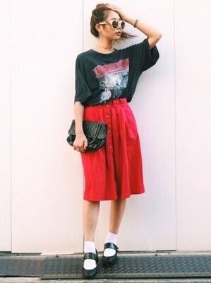 ワンポイントの「赤」で脱マンネリ♡効かせてこなれる使い方