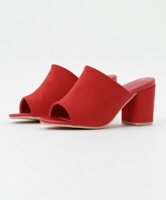 ワンポイントの「赤」で脱マンネリ♡効かせてこなれる使い方